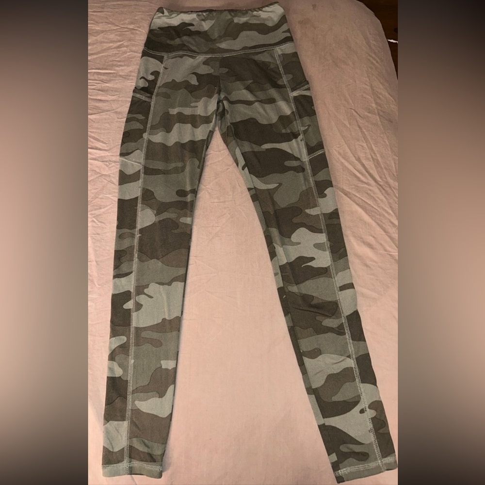 wild fable Girls' Camo Leggings in Olive and Dark Green